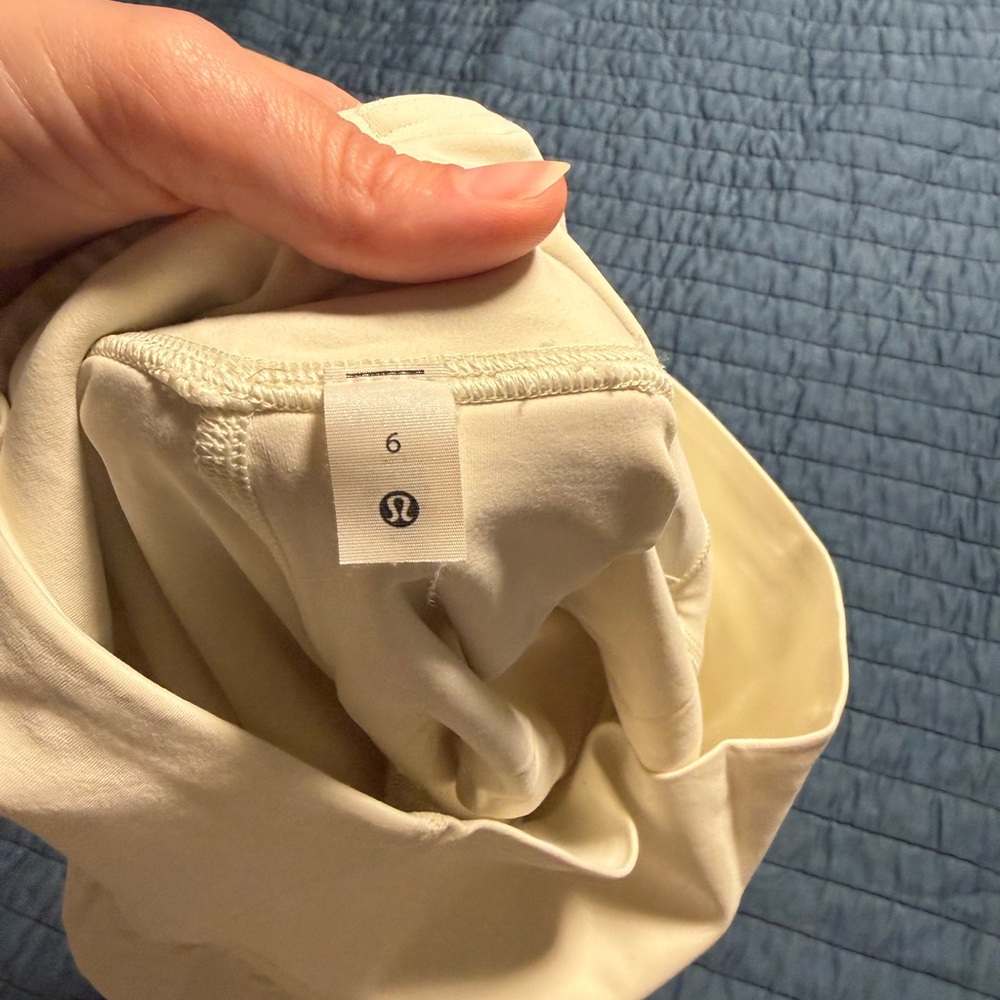 Nulu and Mesh Align Shorts - Picture 3 of 3